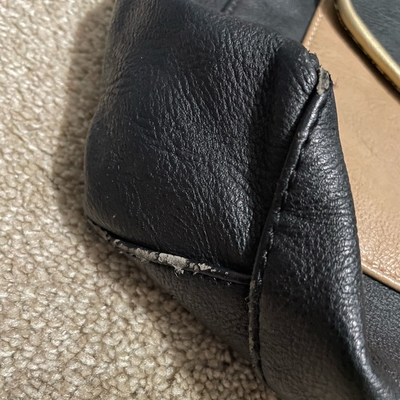 Big Buddha Faux Leather Shoulder Tote Black Tan Gold Chain Straps Light Wear NWT - Picture 5 of 5